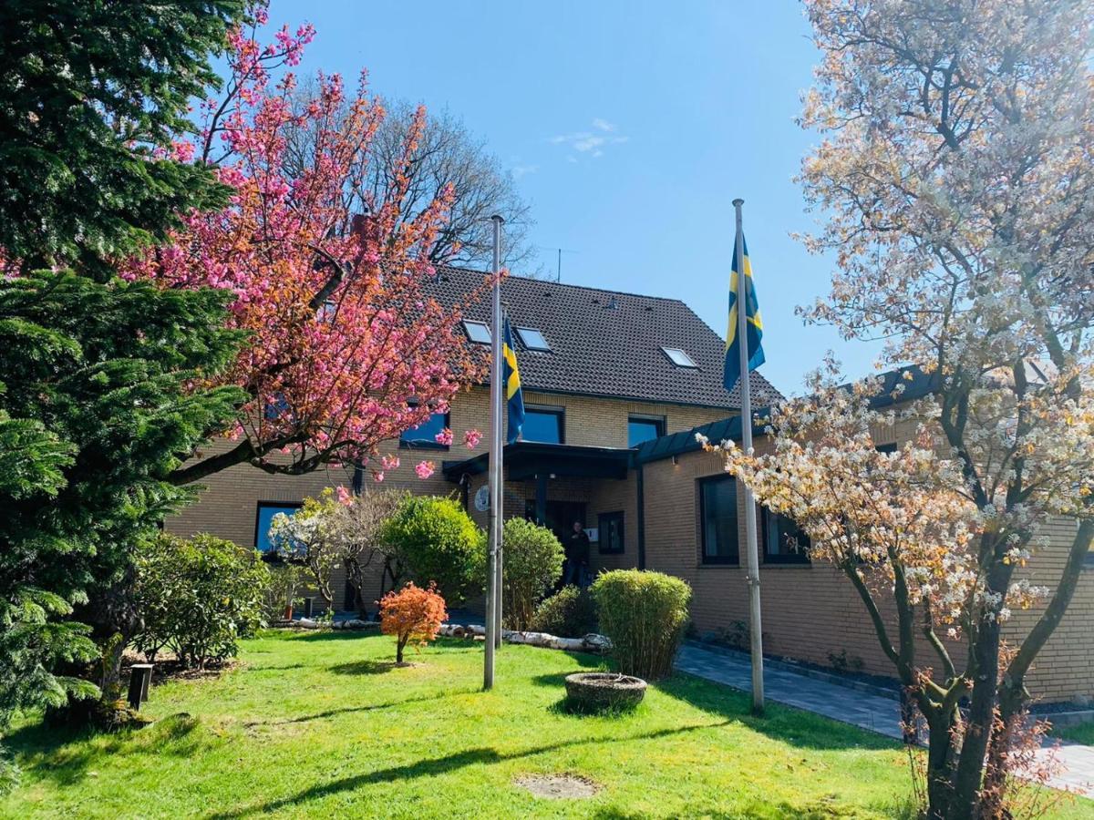 Hotel Am Schwarzen Berg ชตาเดอ ภายนอก รูปภาพ