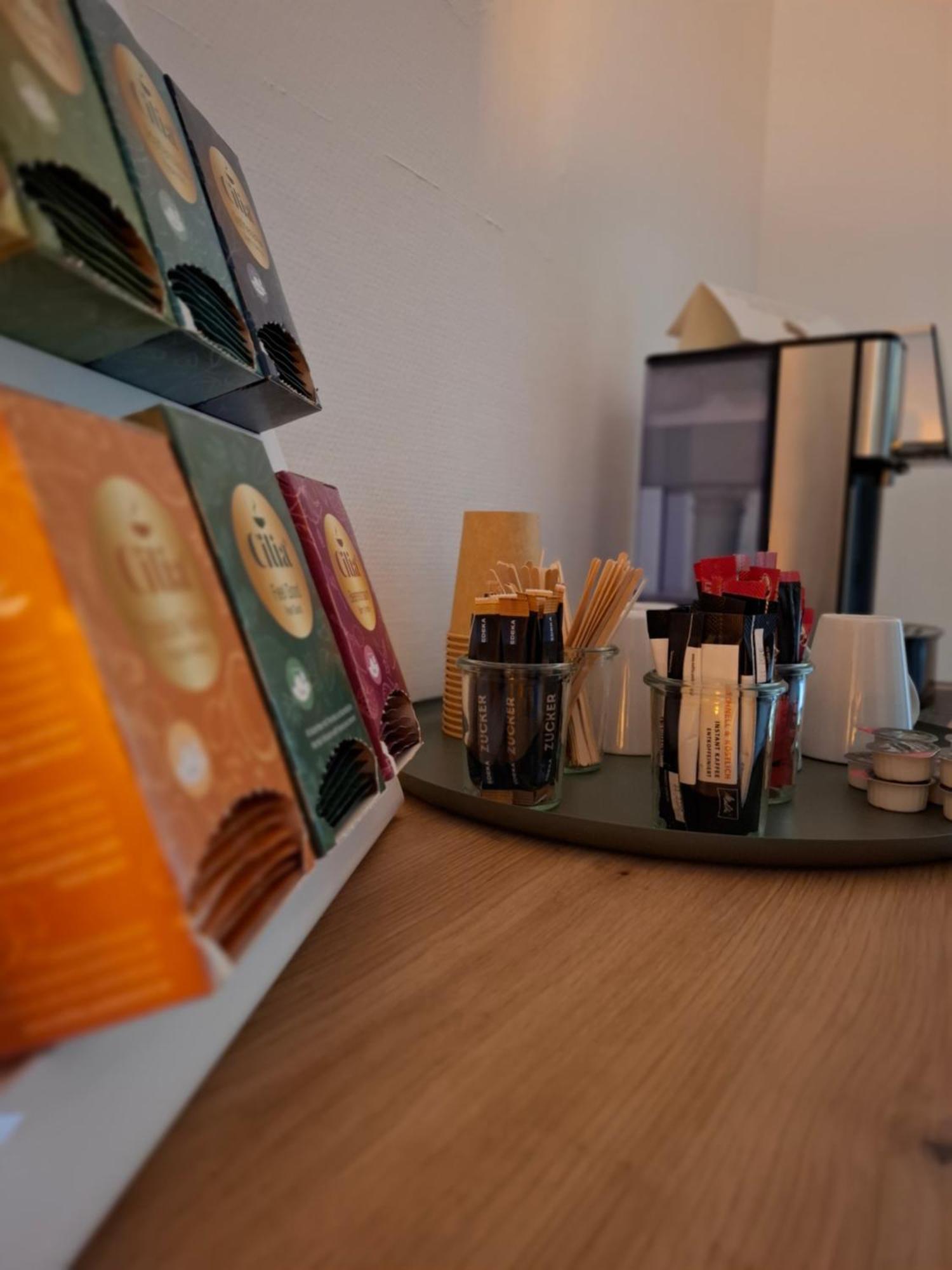 Hotel Am Schwarzen Berg ชตาเดอ ภายนอก รูปภาพ
