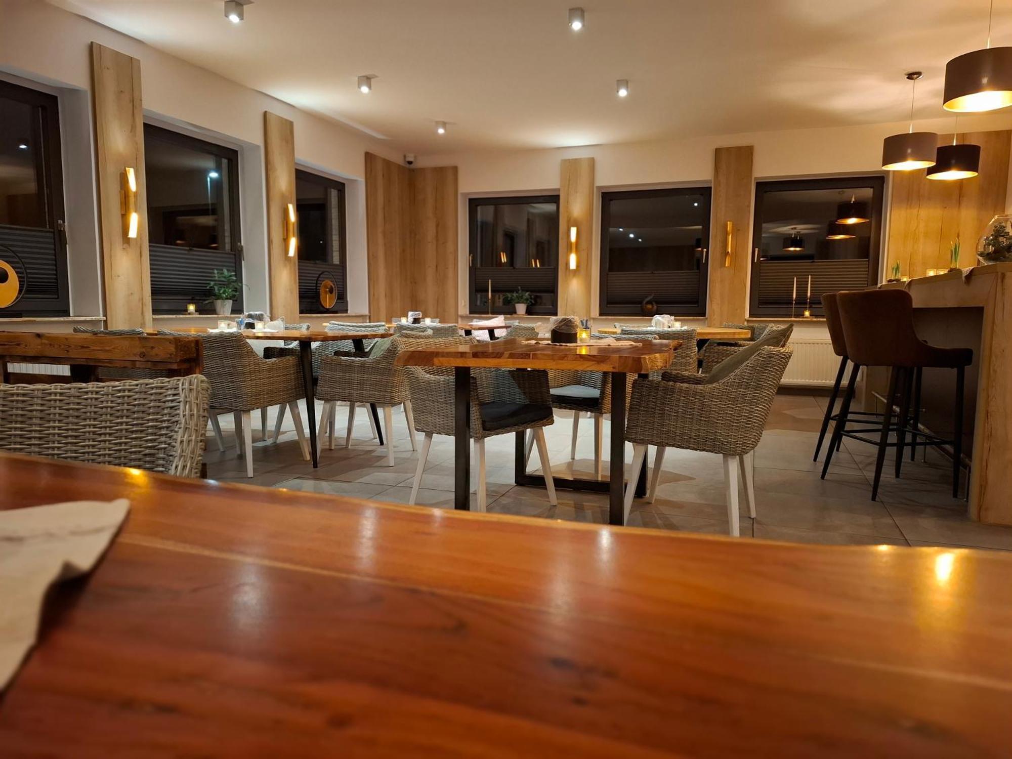 Hotel Am Schwarzen Berg ชตาเดอ ภายนอก รูปภาพ