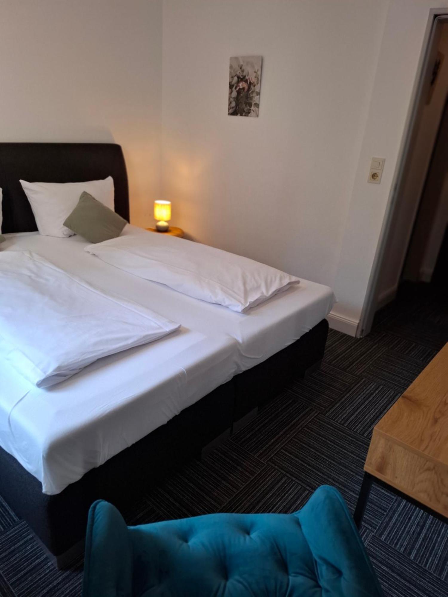 Hotel Am Schwarzen Berg ชตาเดอ ภายนอก รูปภาพ