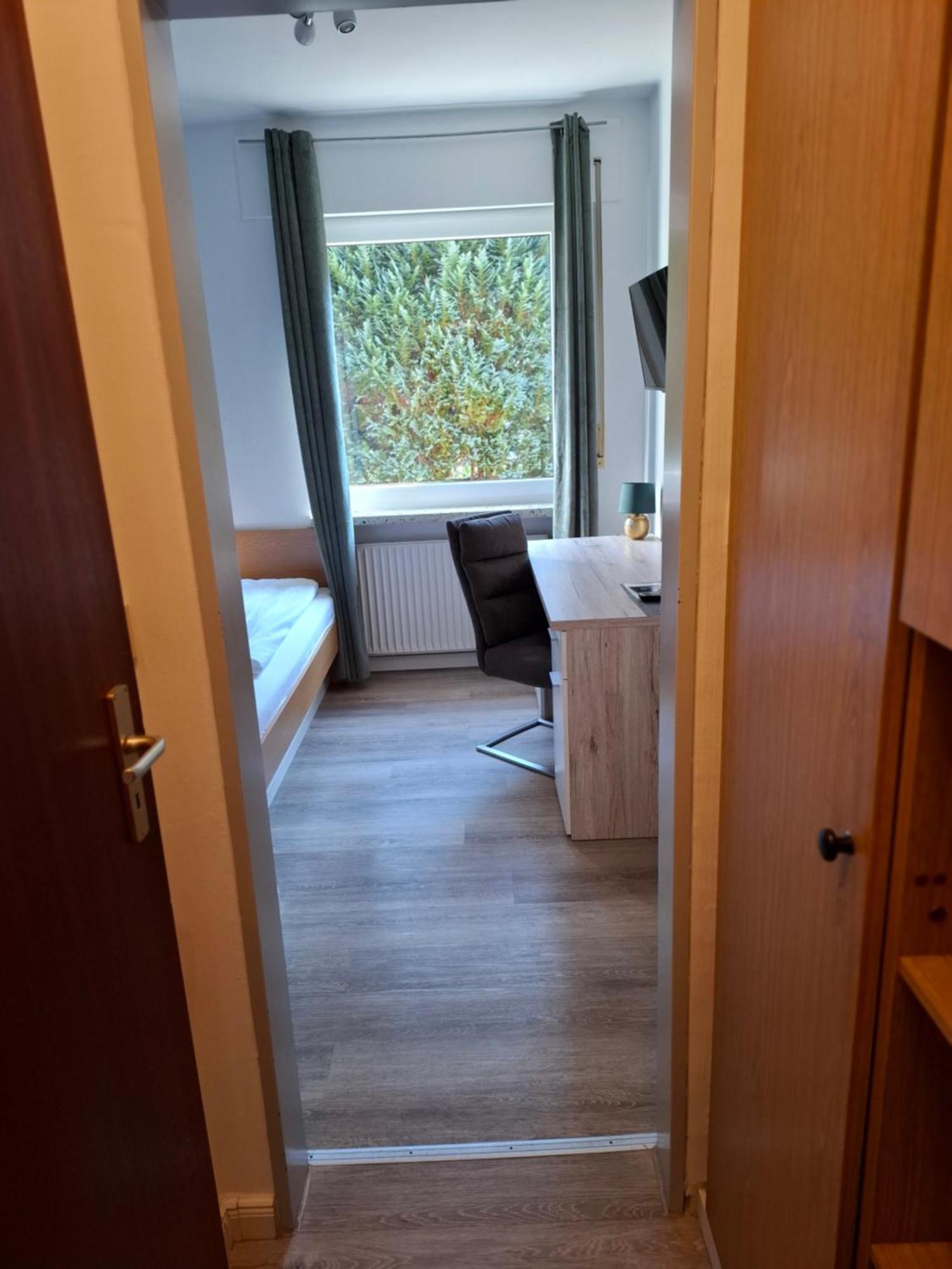 Hotel Am Schwarzen Berg ชตาเดอ ภายนอก รูปภาพ