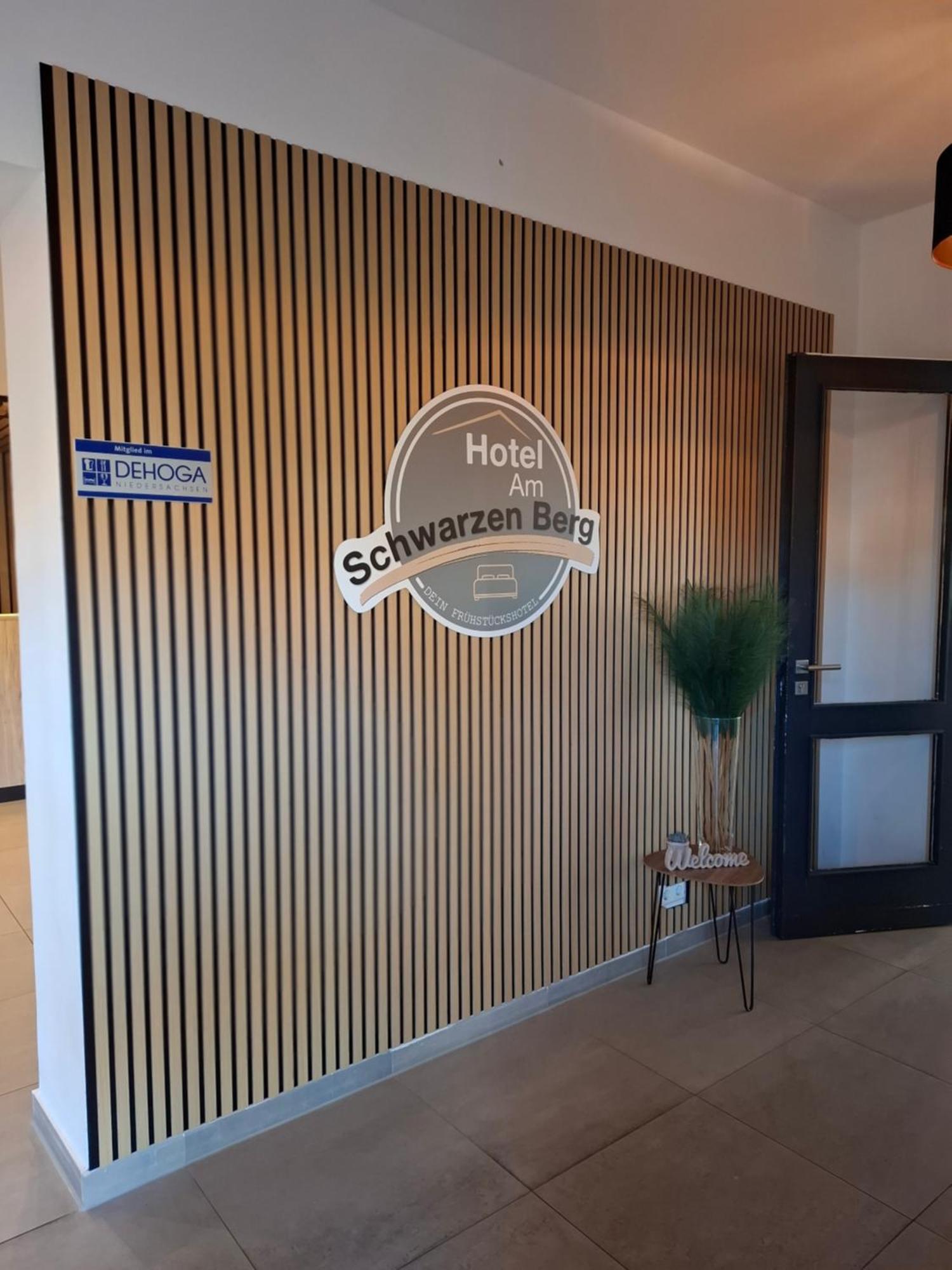Hotel Am Schwarzen Berg ชตาเดอ ภายนอก รูปภาพ