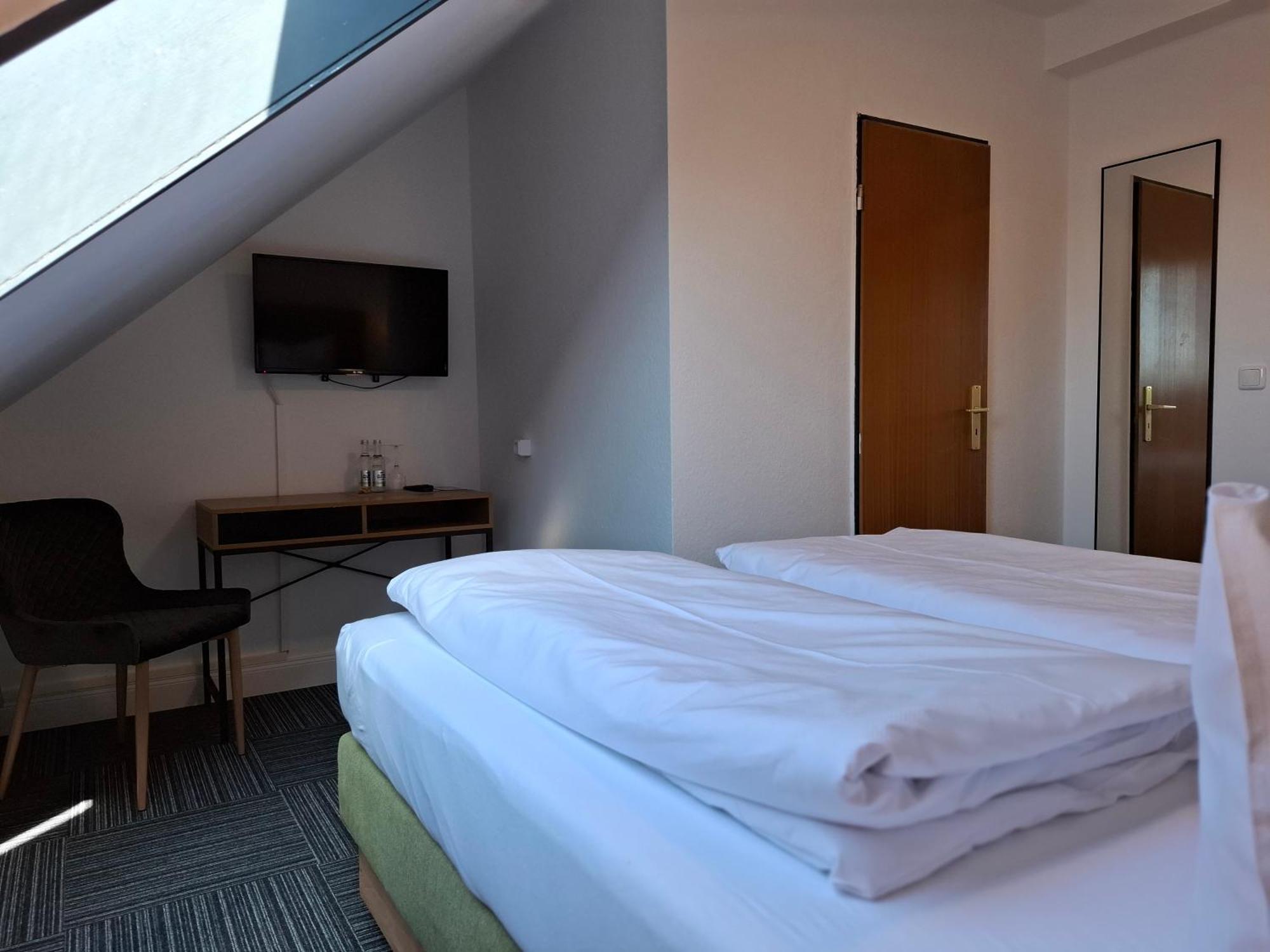 Hotel Am Schwarzen Berg ชตาเดอ ภายนอก รูปภาพ