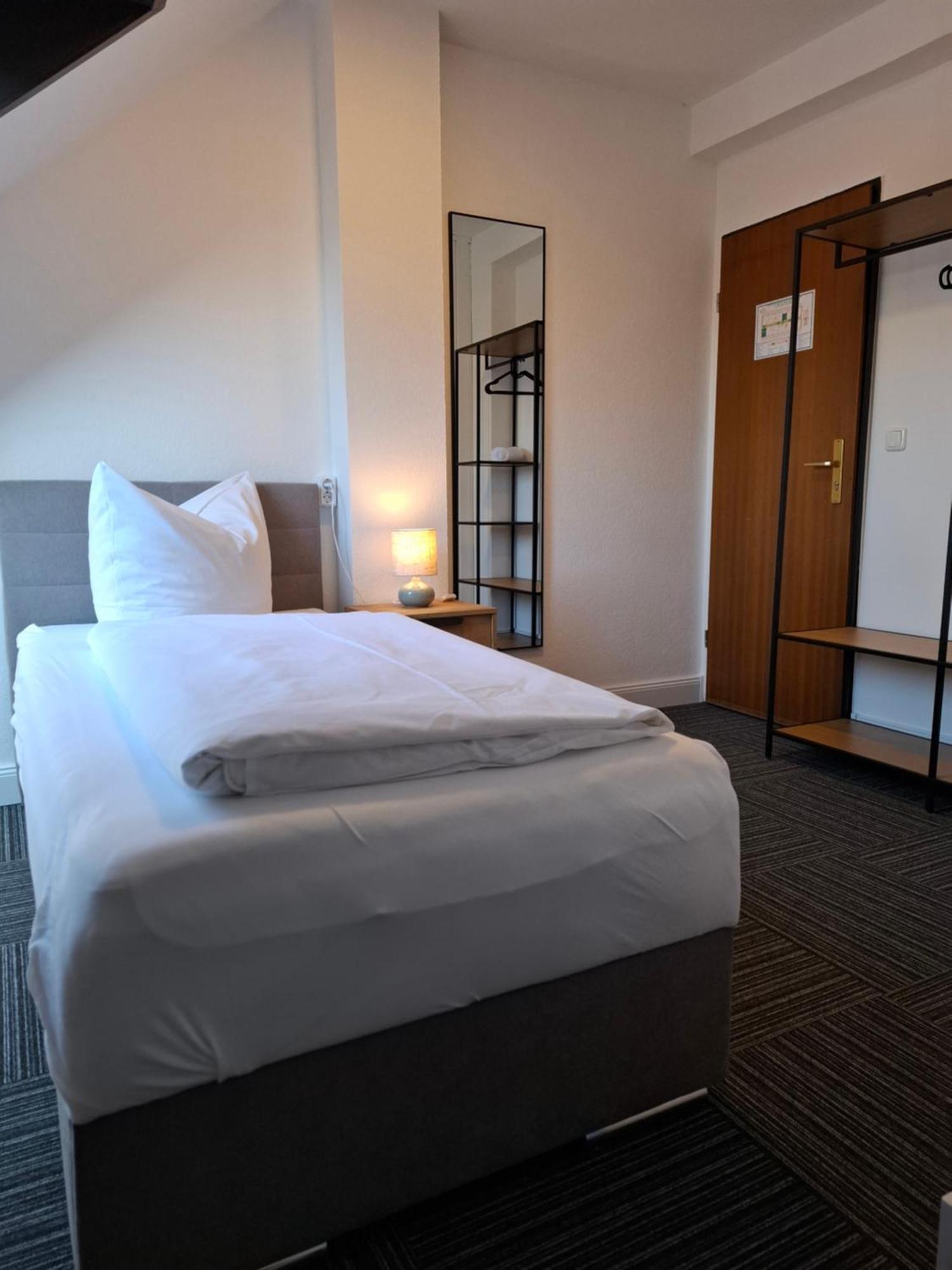 Hotel Am Schwarzen Berg ชตาเดอ ภายนอก รูปภาพ